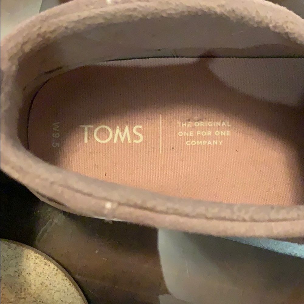 Toms - Picture 3 of 3